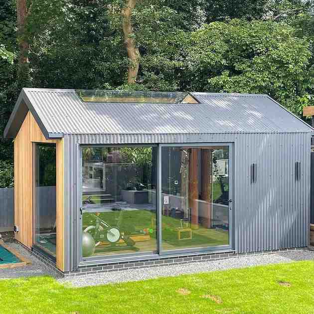 Prefab Container Gym & Outdoor Fitness Studio with Flooring & AC